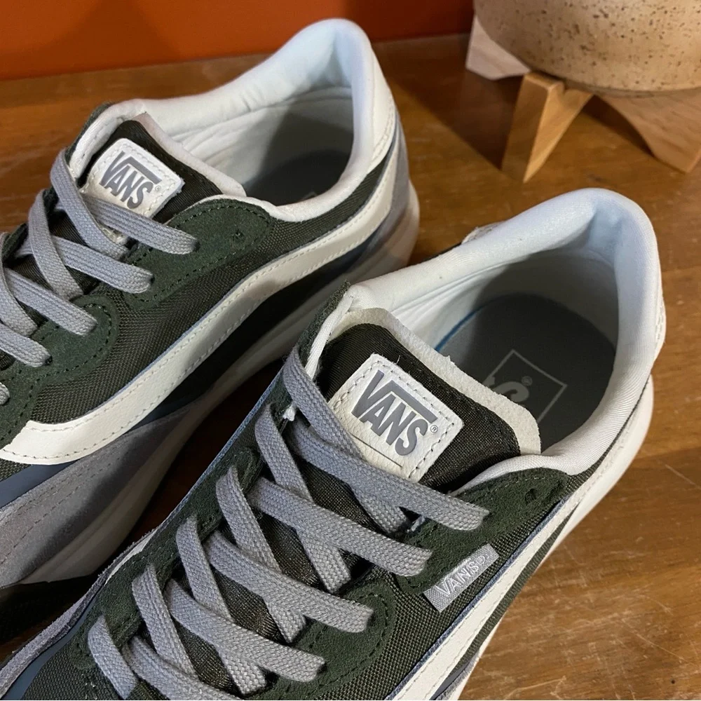 Vans MTE Ultrarange 2.0 SE Olive Green Gray Suede - Size 11.5